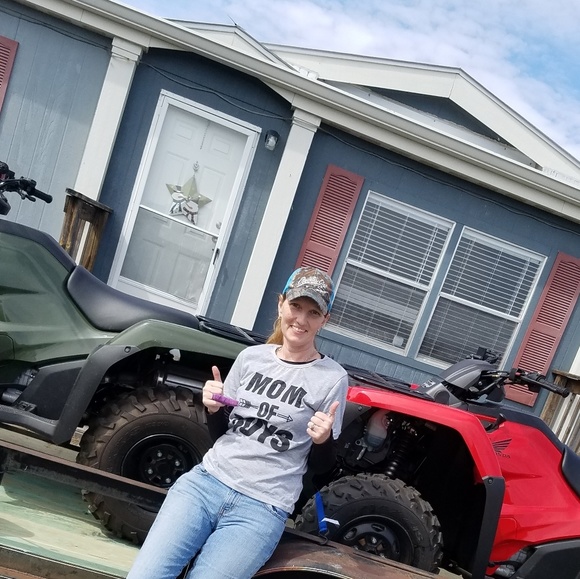 Meet your Posher, Amelia - Picture 2 of 2